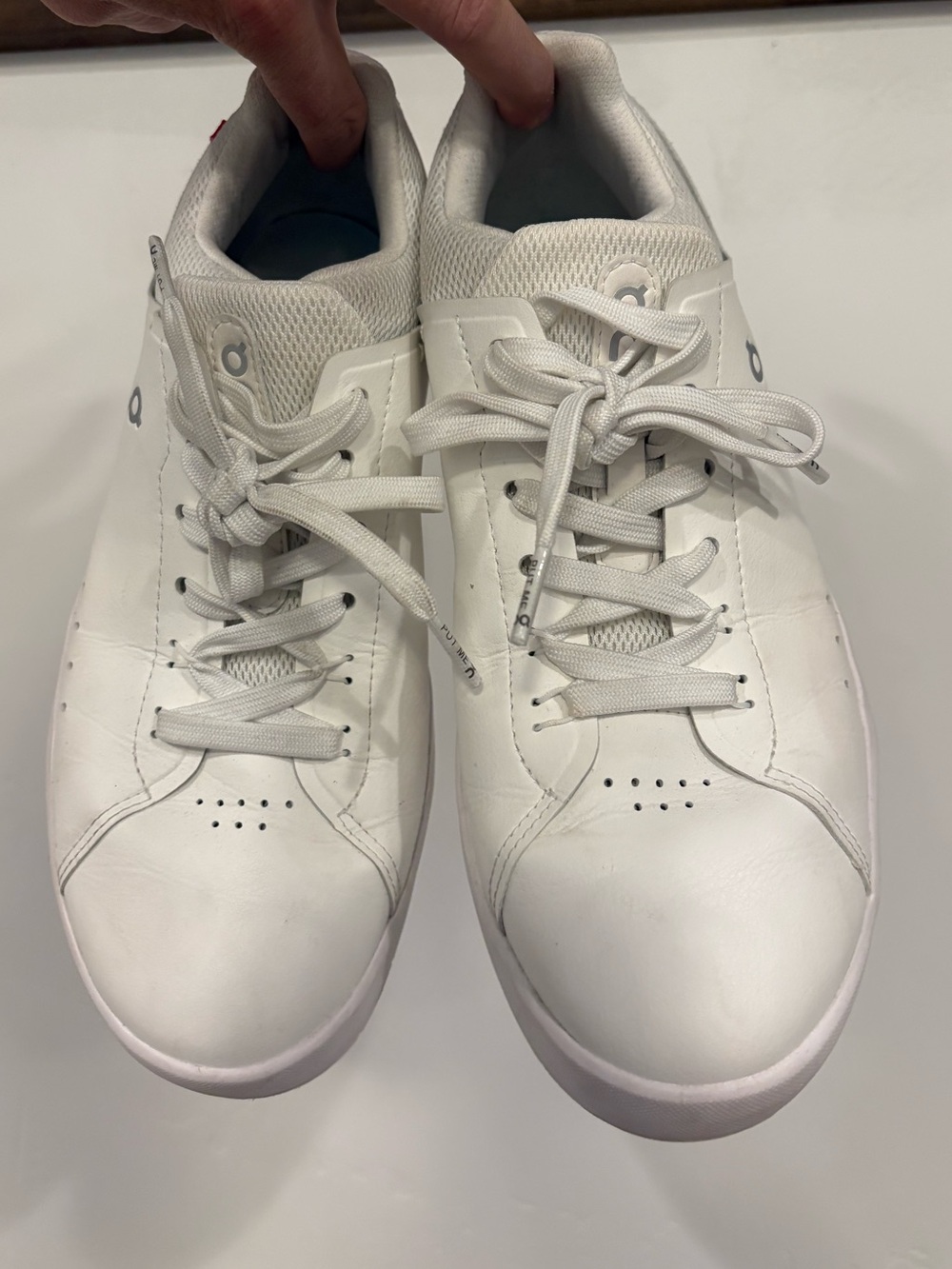 On Running Cloudx Women’s Leather Sneakers